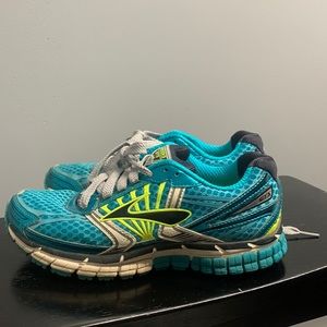 Brooks shoes
